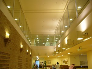 吹き抜け　1Fから